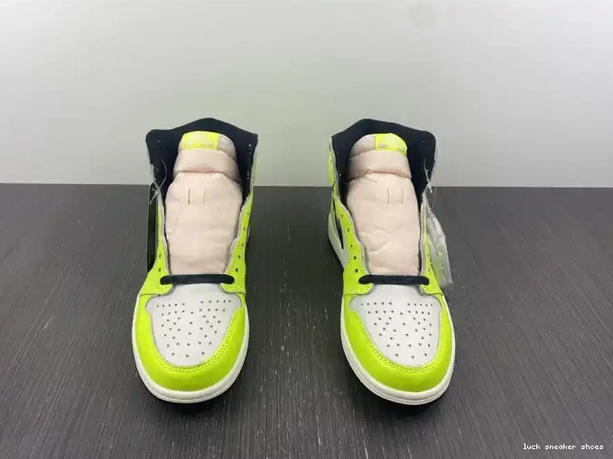 Rep LUCY Jordan Air 1 High OG 555088-702 Volt 0526